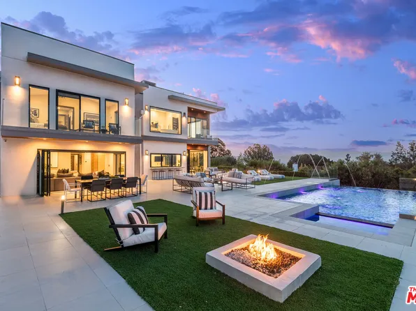 4338 Gayle Dr, Tarzana, CA 91356