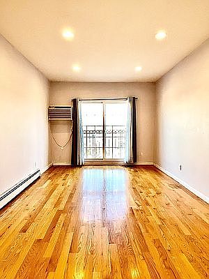 4th image of 20-20 Steinway St #1