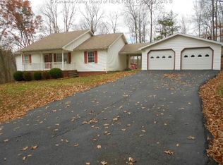 605 Huffman Dr, Elkview, WV 25071