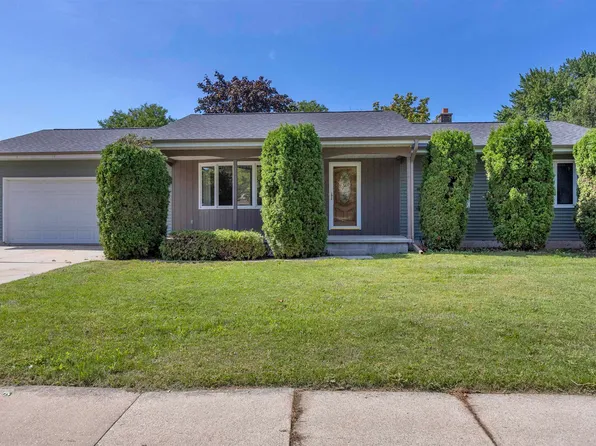 542 Wakefield Ave, Fond Du Lac, WI 54935