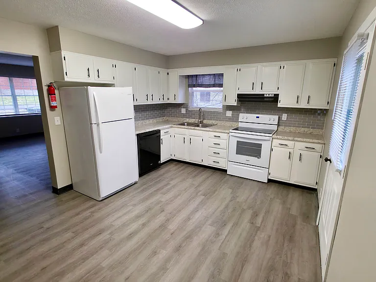 252 Randolph Rd — Photo 7