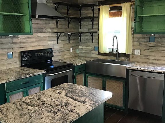 3rd image of 2656 Granada Cir W