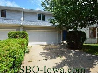 2357 12th St, Coralville, IA 52241
