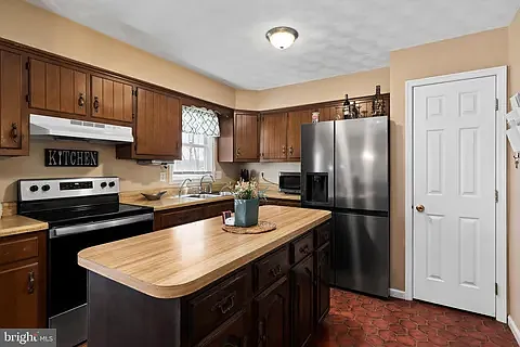 377 Mooredale Rd — Photo 4
