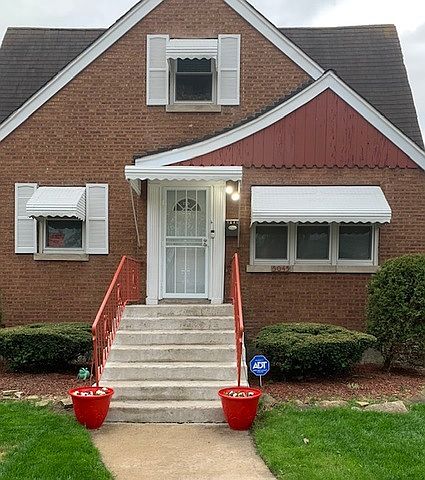 1st image of 5045 W Monroe St Unit 2