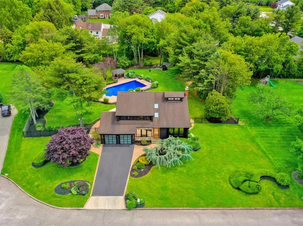 4 Hatteras Court, Mount Sinai, NY 11766