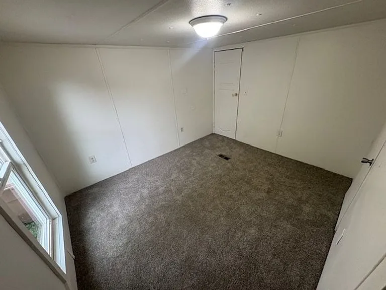595 Chickadee Dr — Photo 19