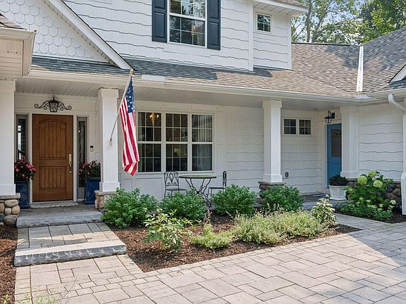 4th image of 3017 Brooks Ln