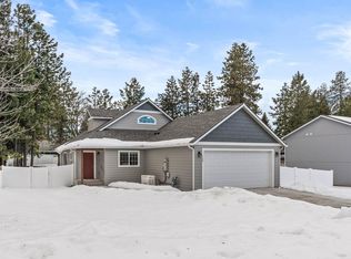 720 E 1st St, Deer Park, WA 99006