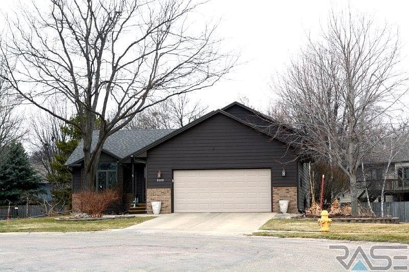 2nd image of 3500 E Anoka Cir
