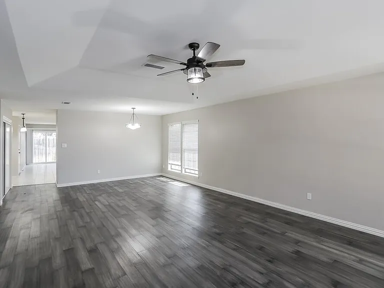 6936 Bentley Ave — Photo 7