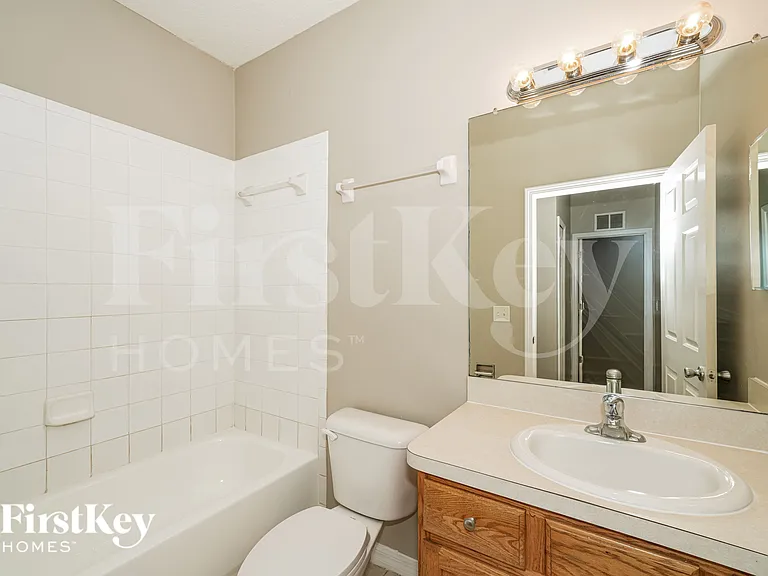 1703 E Wood St — Photo 17