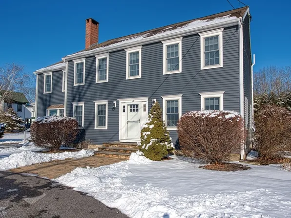 76 Orchard St, Raynham, MA 02767
