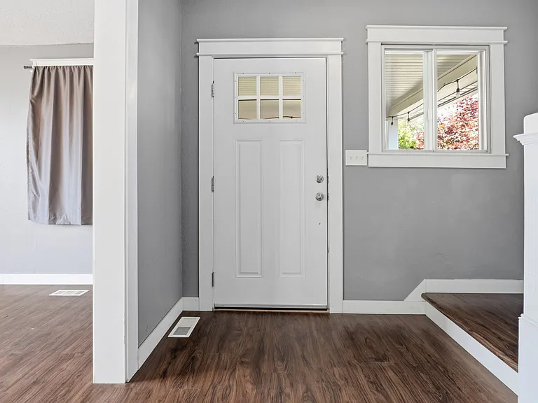 215 E Sherman St #1 — Photo 5