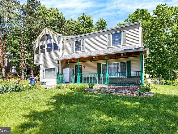 3rd image of 552 Oriole Ct
