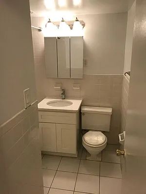 Rented by Mallory Management Corp | media 3