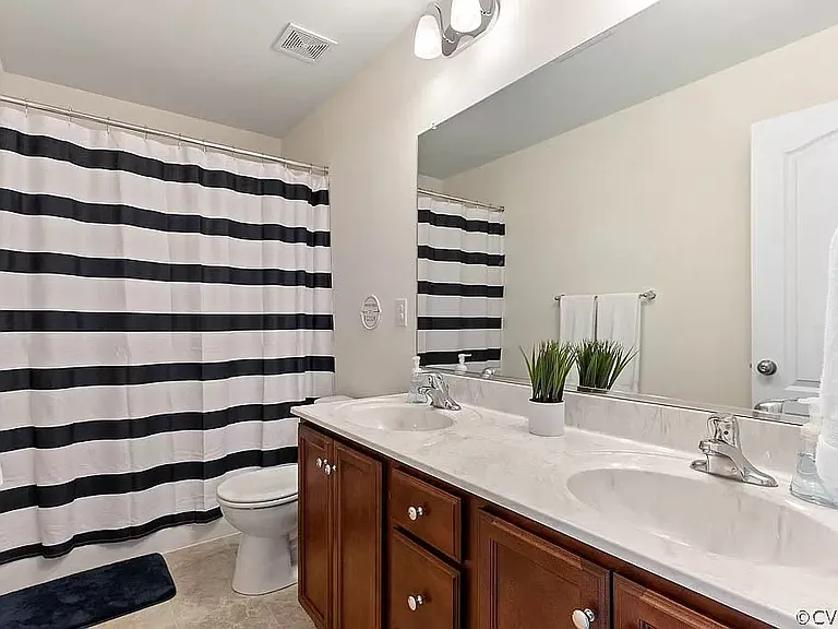 16913 Thornapple Run — Photo 4