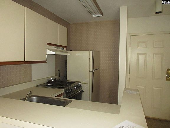 2nd image of 1600 Park Cir APT 713