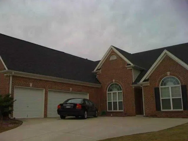 4 bed, 3.0 bath, 2674 sqft, $2,300 — Photo 1