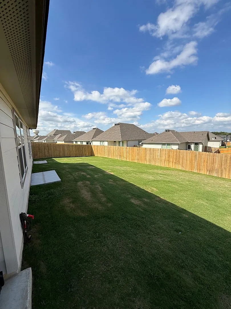 Building Photo - 146 Ellenora Dr