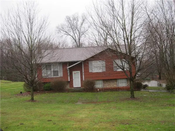 184 McCombs Cir, New Castle, PA 16101