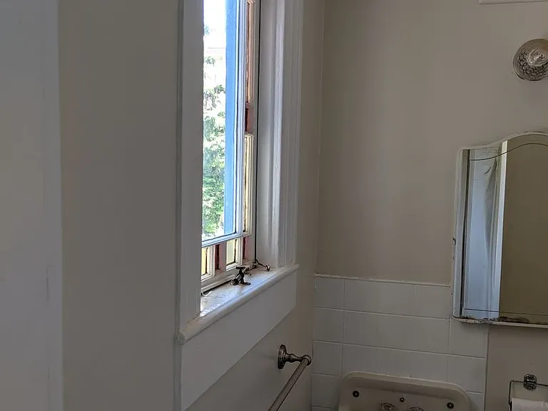 125 W Green St — Photo 20