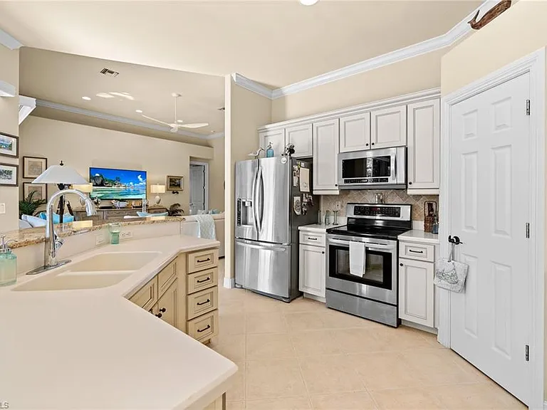 6737 Bent Grass Dr — Photo 8