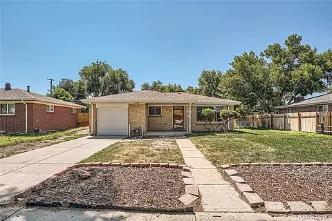 3189 Victor St — Photo 1