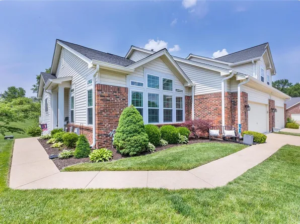 868 Waterford Villas Dr #10, Lake Saint Louis, MO 63367
