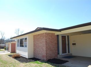 1495 Golden Gate Dr, Florissant, MO 63033