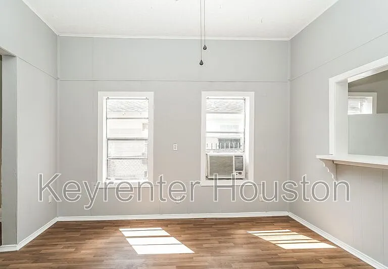 4610 Schroeder St #1 — Photo 5