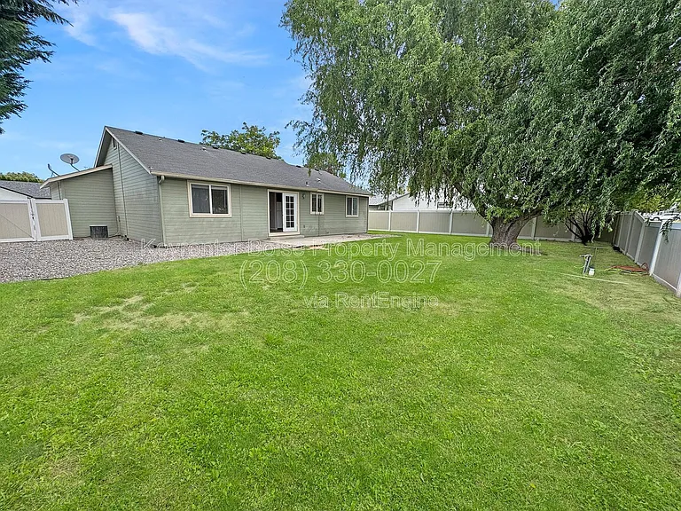 1017 W Edwards Ave — Photo 15