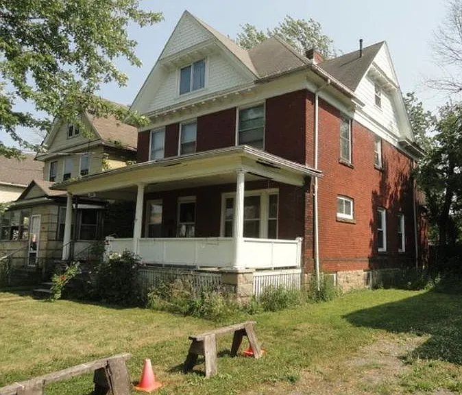 1863 Pierce Ave #2 — Photo 1