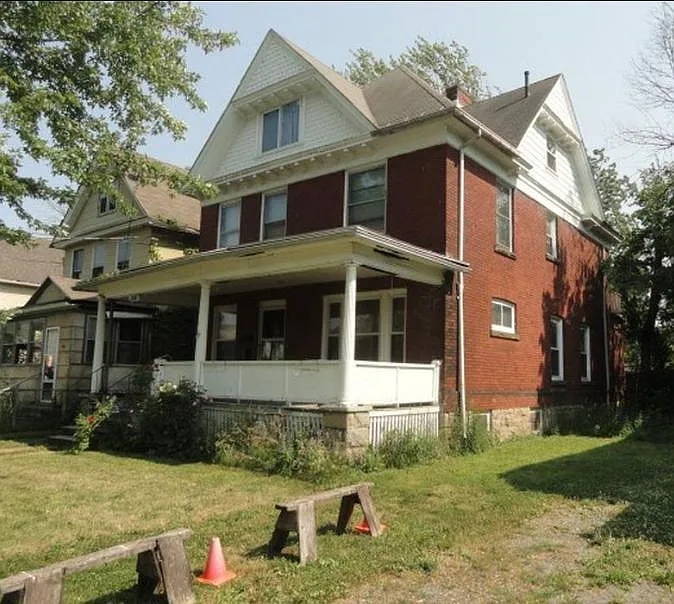 1863 Pierce Ave #2