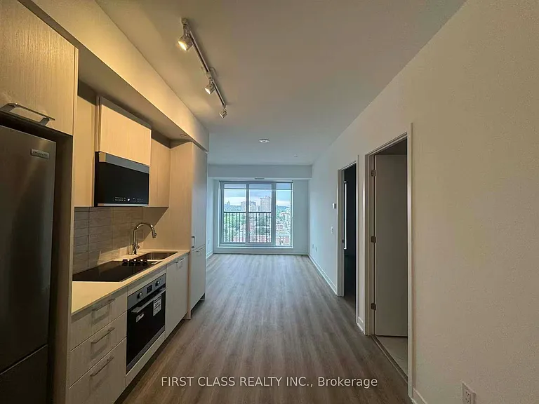 10 Oak St #1202 — Photo 2