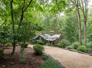 130 W Lake Dr, Roswell, GA 30075