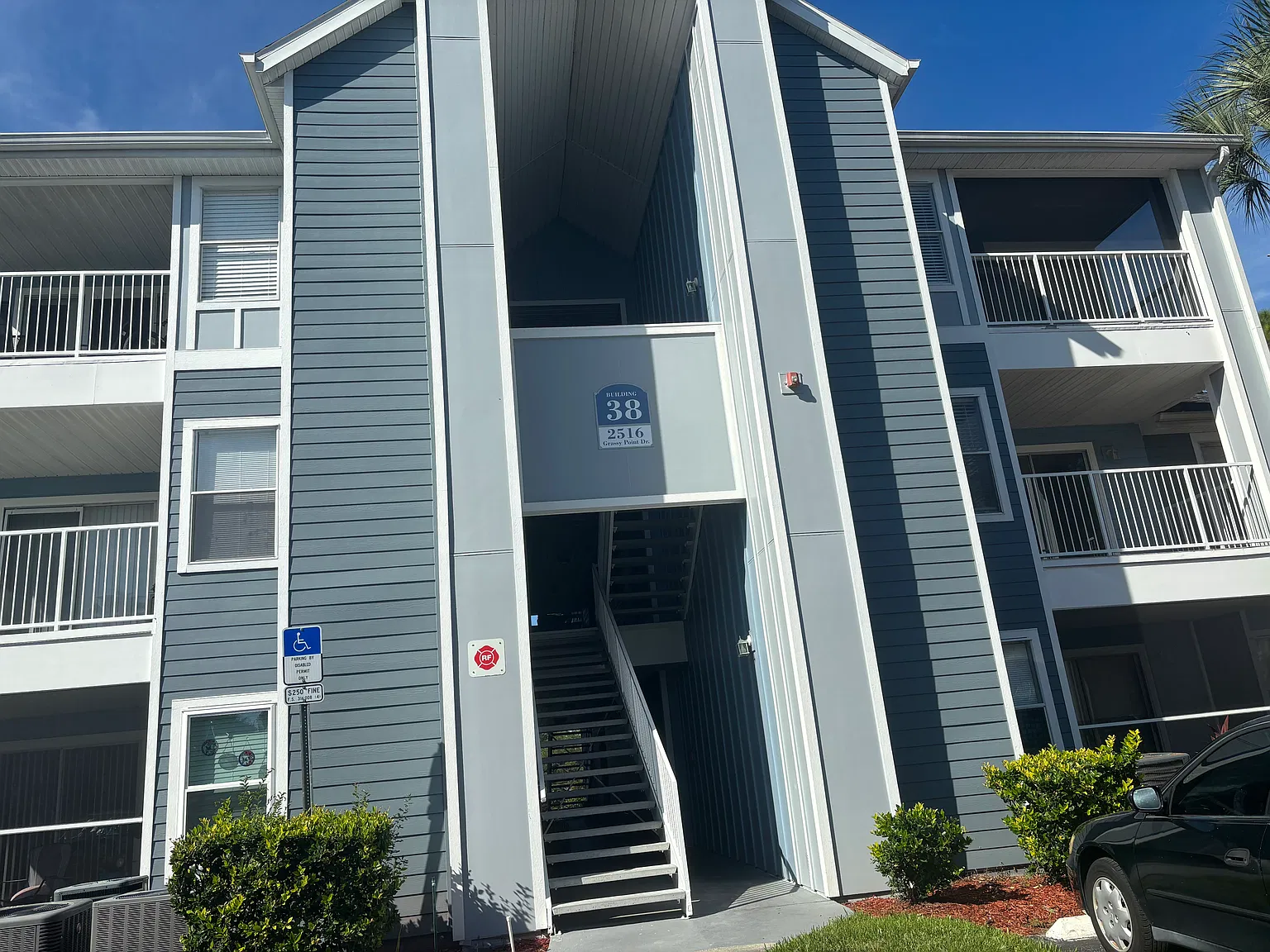 1 bed, 701 sqft, $1,295 — Photo 2