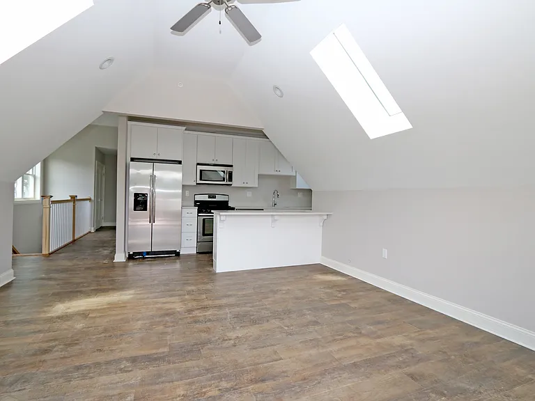 19 Riverside Sq — Photo 32
