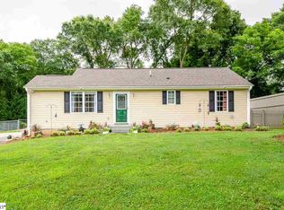 17 Horse Shoe Cir, Greenville, SC 29605