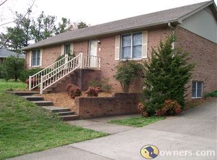 225 Riverside Dr, Paducah, KY 42003