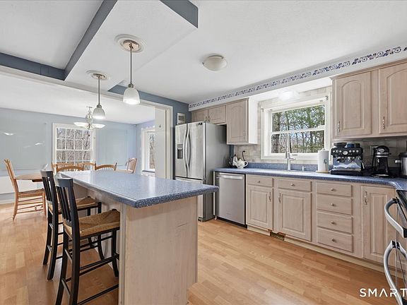 2nd image of 393 Forsyth Road