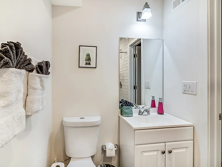 2256 Dickinson St #A — Photo 10