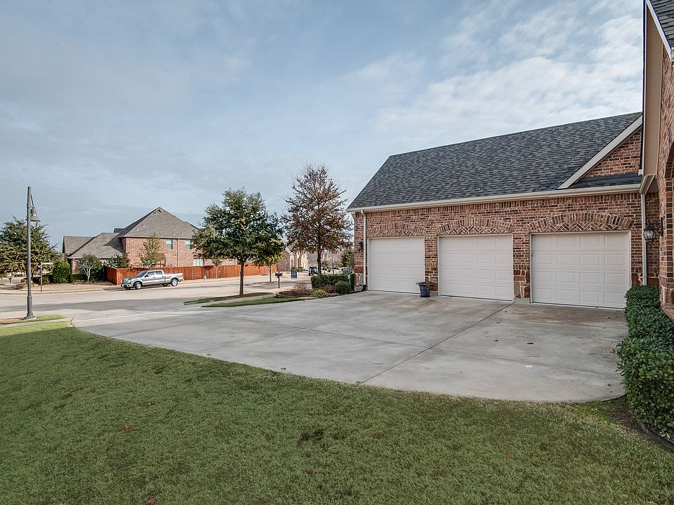 1st image of 8400 Jefferson Way