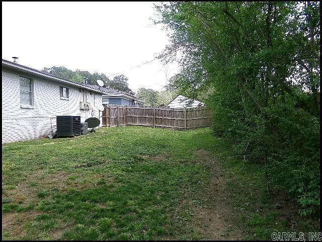 2 bed, 1.0 bath, 967 sqft, $975 — Photo 4
