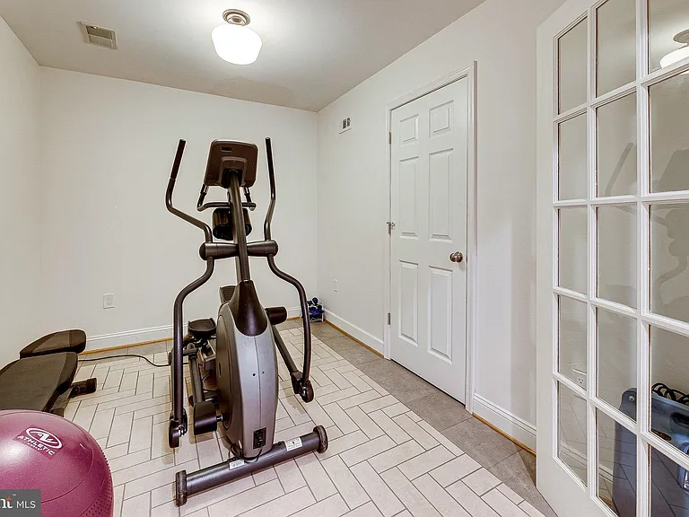 2775 Sikes Ct — Photo 27