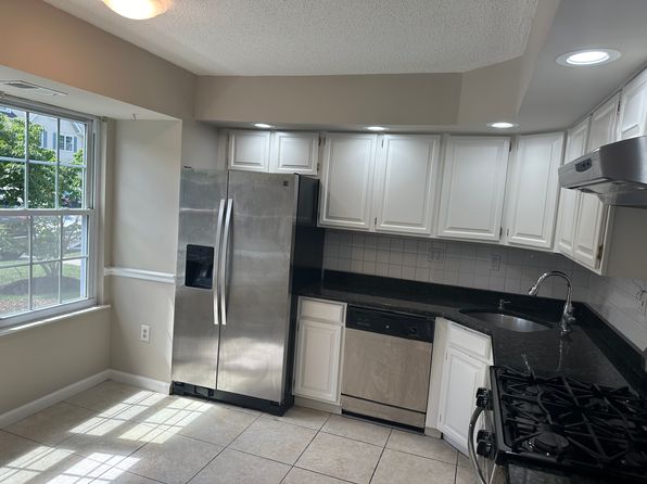 62 Goodwin Dr
