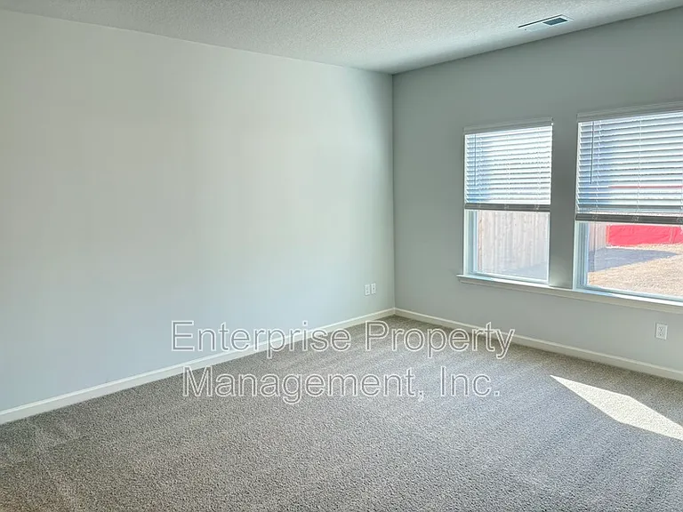 250 Kipling Dr — Photo 13