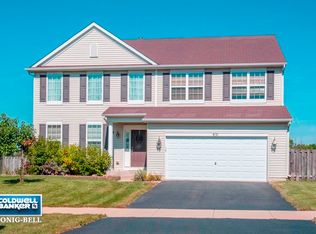 831 Hampton Ln, Yorkville, IL 60560