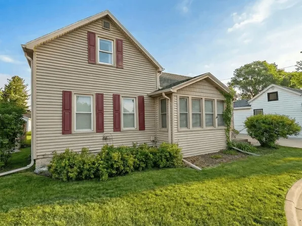 636 W 7th Ave, Oshkosh, WI 54902