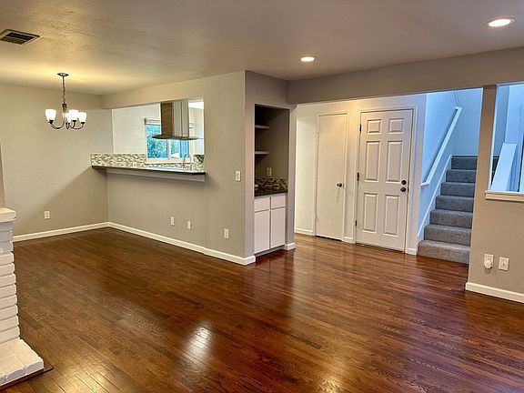 4th image of 1128 Quail Run Ct